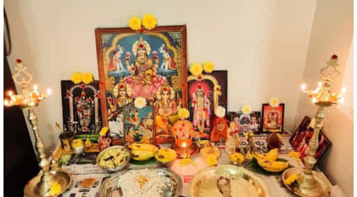 ಮನೆಯಲ್ಲಿ ಆರ್ಥಿಕ ಮುಗ್ಗಟ್ಟು ಕಾಡುತ್ತಿದೆಯಾ? ಪೂಜಾ ಕೋಣೆಯಲ್ಲಿ ಈ 6 ವಸ್ತುಗಳನ್ನು ಇಟ್ಟರೆ ಲಕ್ಷ್ಮಿಕಟಾಕ್ಷ ಖಚಿತ ಮನೆಯಲ್ಲಿ ಆರ್ಥಿಕ ಮುಗ್ಗಟ್ಟು ಕಾಡುತ್ತಿದೆಯಾ? ಪೂಜಾ ಕೋಣೆಯಲ್ಲಿ ಈ 6 ವಸ್ತುಗಳನ್ನು ಇಟ್ಟರೆ ಲಕ್ಷ್ಮಿಕಟಾಕ್ಷ ಖಚಿತ