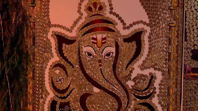 2 ಕೋಟಿ ರೂ.ಗೂ ಹೆಚ್ಚು ನೋಟು, 50 ಲಕ್ಷ ರೂ. ನಾಣ್ಯಗಳಿಂದ ಗಣಪತಿಗೆ ಶೃಂಗಾರ