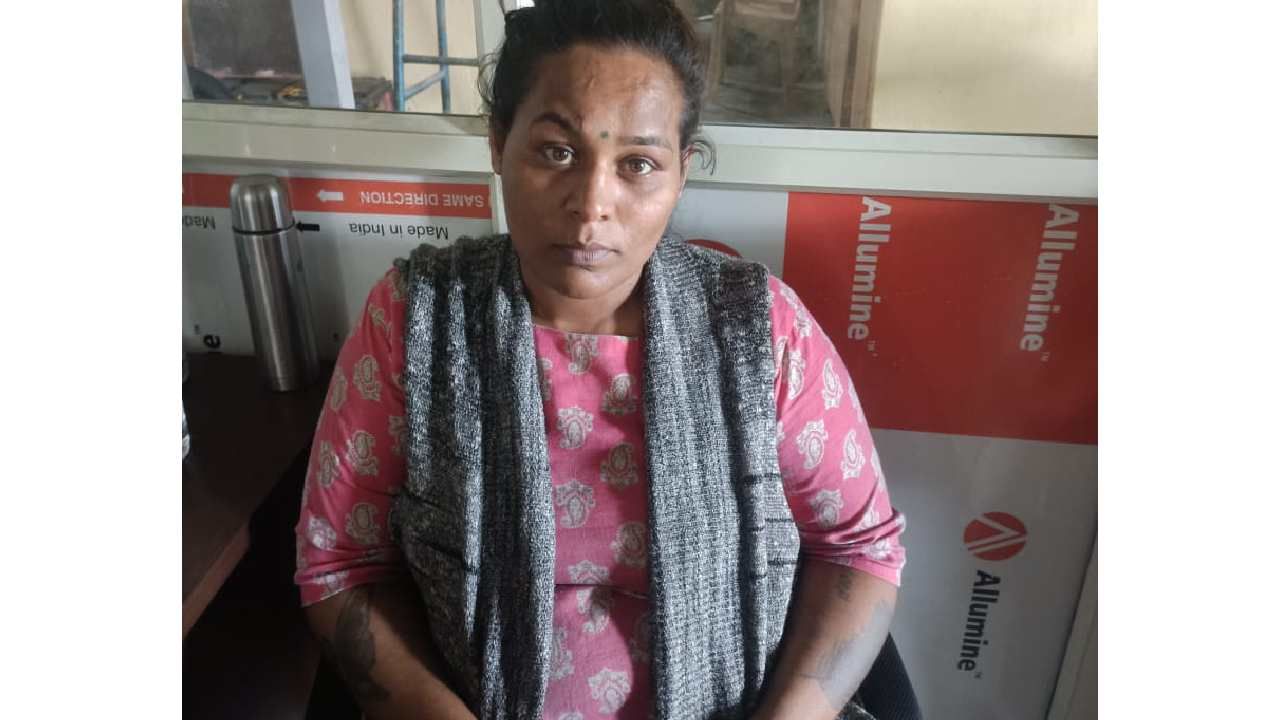 ಲಿವಿಂಗ್ ಟುಗೆದರ್: ಶೀಲದ ಮೇಲೆ ಅನುಮಾನ ಪಟ್ಟ ಪ್ರಿಯತಮನ ಎದೆಗೆ ಚಾಕುವಿನಿಂದ ಇರಿದ ಪ್ರಿಯತಮೆ..!