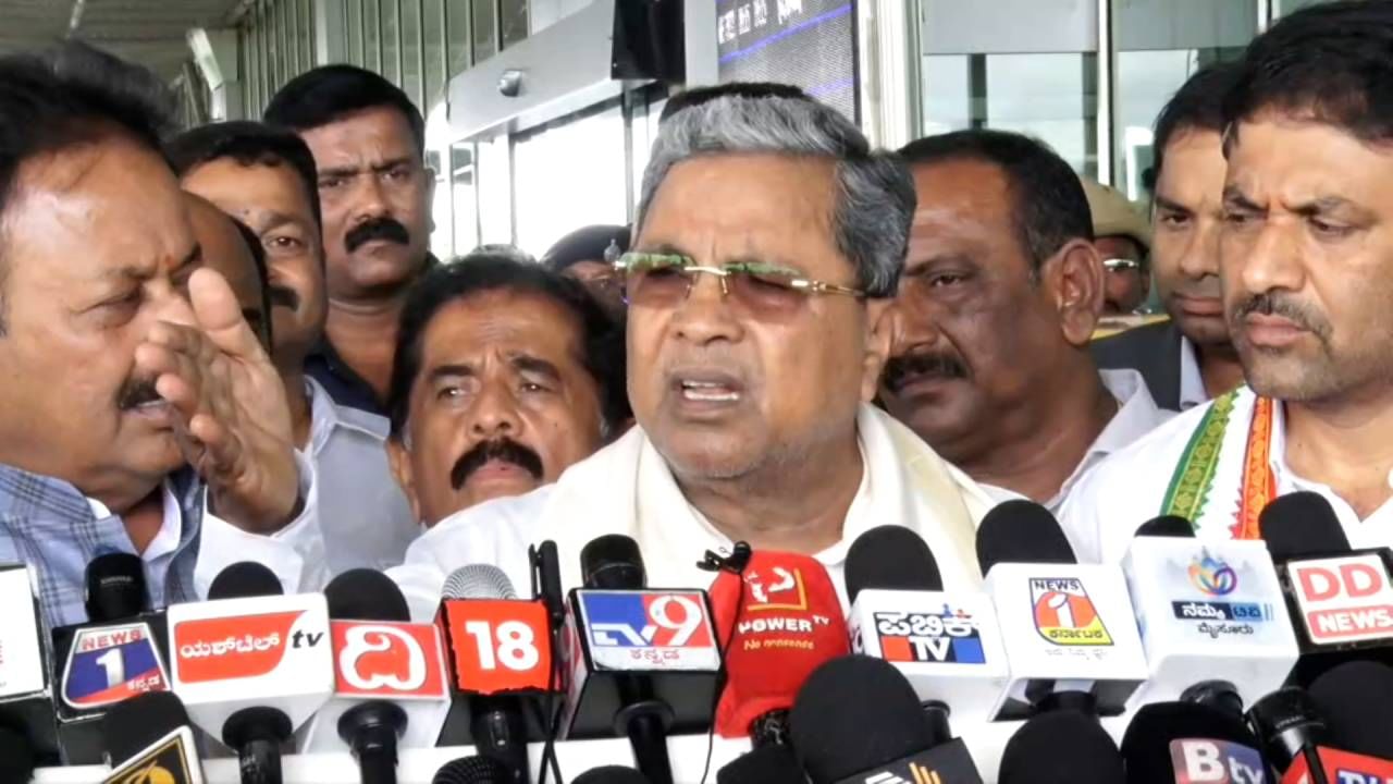ಖಾಸಗಿ ಸಾರಿಗೆಯವರ ನಷ್ಟ ತುಂಬಿಕೊಡಿ ಎಂಬ ಬೇಡಿಕೆ ಈಡೇರಿಸಲು ಸಾಧ್ಯವಿಲ್ಲ: ಸಿಎಂ ಸಿದ್ದರಾಮಯ್ಯ ಖಾಸಗಿ ಸಾರಿಗೆಯವರ ನಷ್ಟ ತುಂಬಿಕೊಡಿ ಎಂಬ ಬೇಡಿಕೆ ಈಡೇರಿಸಲು ಸಾಧ್ಯವಿಲ್ಲ: ಸಿಎಂ ಸಿದ್ದರಾಮಯ್ಯ