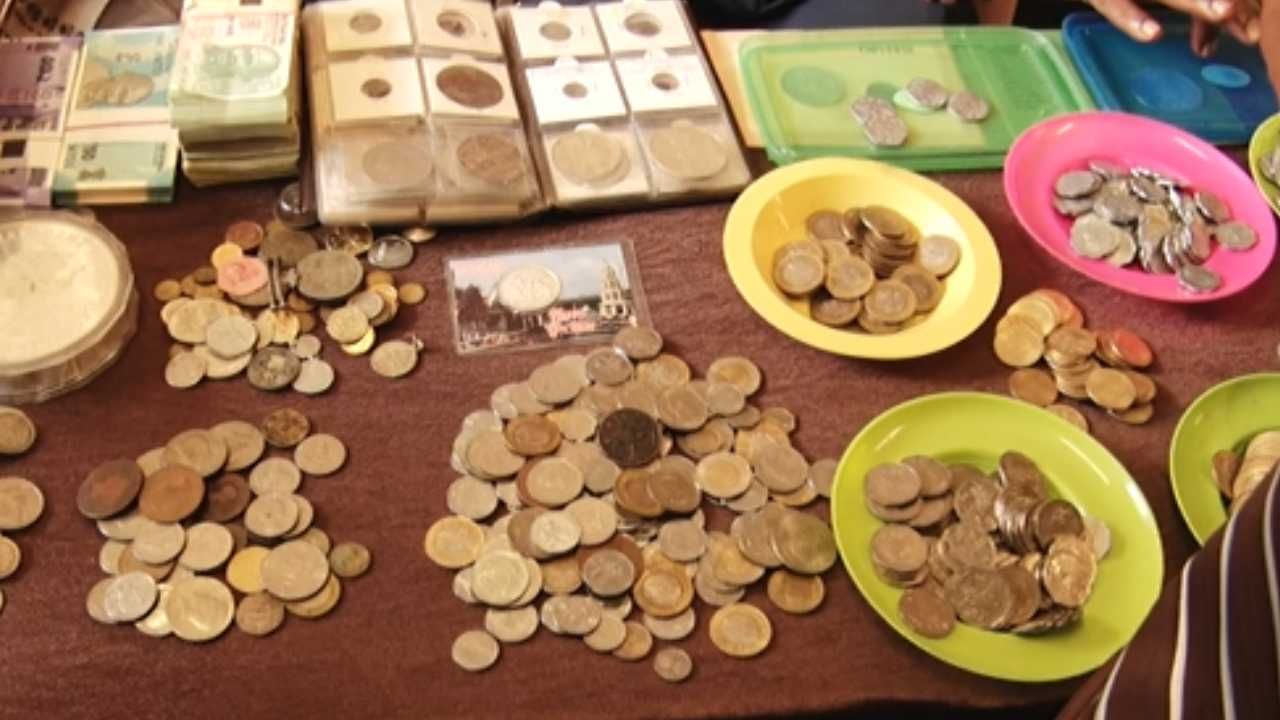 ಕೇರಳ, ತಮಿಳುನಾಡು, ಆಂಧ್ರ, ತೆಲಂಗಾಣ, ಮುಂಬೈ, ದೆಹಲಿ, ಯುಪಿಯಿಂದ ಆಗಮಿಸಿದ ನಾಣ್ಯ ಸಂಗ್ರಹಕಾರರು ಆಗಮಿಸಿ ತಮ್ಮ ಬಳಿ ಇದ್ದ ಹಳೆಯ ನಾಣ್ಯ ನೋಟುಗಳ ಪ್ರದರ್ಶನ ಮಾಡಿದ್ರು.