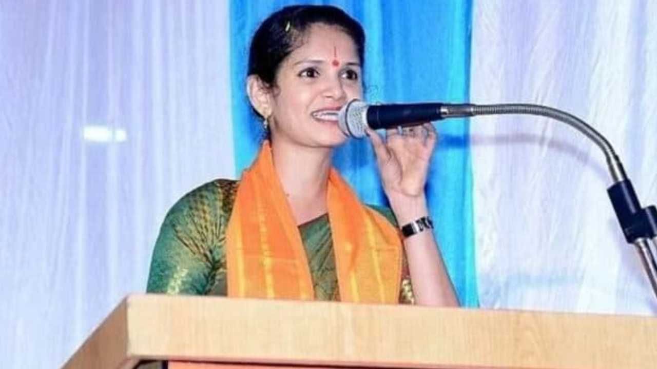 ವಿಕ್ಟೋರಿಯಾ ಆಸ್ಪತ್ರೆಯಲ್ಲಿ ಚೈತ್ರಾ ಕುಂದಾಪುರಗೆ ಮುಂದುವರೆದ ಚಿಕಿತ್ಸೆ: ರಿಪೋರ್ಟ್ ನಾರ್ಮಲ್ ಇದ್ದರೂ ಡಿಸ್ಚಾರ್ಜ್ ಇಲ್ಲ ವಿಕ್ಟೋರಿಯಾ ಆಸ್ಪತ್ರೆಯಲ್ಲಿ ಚೈತ್ರಾ ಕುಂದಾಪುರಗೆ ಮುಂದುವರೆದ ಚಿಕಿತ್ಸೆ: ರಿಪೋರ್ಟ್ ನಾರ್ಮಲ್ ಇದ್ದರೂ ಡಿಸ್ಚಾರ್ಜ್ ಇಲ್ಲ