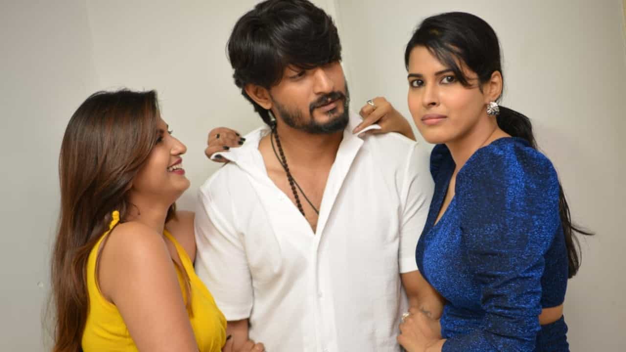 'ಕ್ರೇಜಿ ಕೀರ್ತಿ' ಟ್ರೈಲರ್ ಬಿಡುಗಡೆ: ಇದು ಯುವಕರಿಗಾಗಿ ಮಾಡಿದ ಸಿನಿಮಾ 'ಕ್ರೇಜಿ ಕೀರ್ತಿ' ಟ್ರೈಲರ್ ಬಿಡುಗಡೆ: ಇದು ಯುವಕರಿಗಾಗಿ ಮಾಡಿದ ಸಿನಿಮಾ