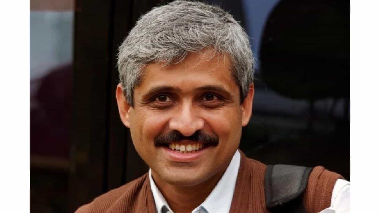 ಬಡ ಕ್ಯಾನ್ಸರ್ ರೋಗಿಗಳಿಗೆ ಸಹಾಯ ಮಾಡಿದ್ದಕ್ಕಾಗಿ ಪ್ರತಿಷ್ಠಿತ ರಾಮೋನ್ ಮ್ಯಾಗ್ಸೆಸೆ ಪ್ರಶಸ್ತಿ ಸ್ವೀಕರಿಸಿದ ವೈದ್ಯ ರವಿ ಕಣ್ಣನ್