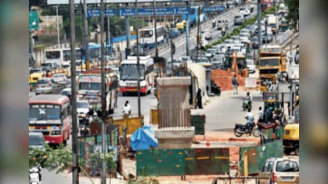 ಕುಂಟುತ್ತಾ ಸಾಗುತ್ತಿರುವ ಹೆಬ್ಬಾಳ ಮೇಲ್ಸೇತುವೆ, 18ರಲ್ಲಿ ಕೇವಲ 2 ಪಿಲ್ಲರ್