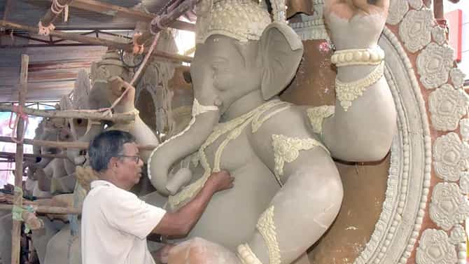 ಹುಬ್ಬಳ್ಳಿಯ ಬೃಹತ್ ಗಣೇಶ ವಿಗ್ರಹಗಳಿಗಿದೆ ಪಶ್ಚಿಮ ಬಂಗಾಳ ಕಲಾವಿದರ ಸ್ಪರ್ಶ