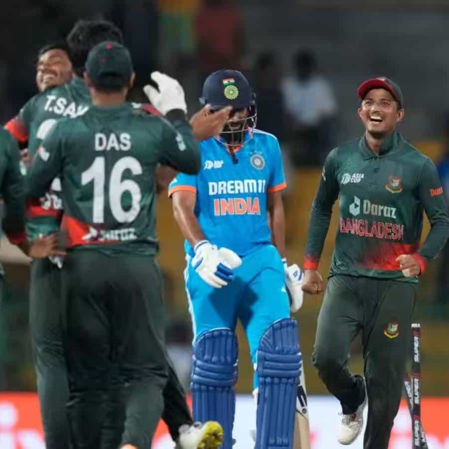 ಏಷ್ಯಾಕಪ್ 2023 ಫೈನಲ್ಗು ಮುನ್ನ ಸೂಪರ್-4 ಹಂತದ ಕೊನೆಯ ಪಂದ್ಯದಲ್ಲಿ ಕಣಕ್ಕಿಳಿದ ಭಾರತ ತಂಡ ಬಾಂಗ್ಲಾದೇಶ ವಿರುದ್ಧ ಸೋಲು ಕಂಡಿತು. ಕೊಲಂಬೊದ ಆರ್. ಪ್ರೇಮದಾಸ ಸ್ಟೇಡಿಯಂನಲ್ಲಿ ನಡೆದ ರೋಚಕ ಪಂದ್ಯದಲ್ಲಿ ರೋಹಿತ್ ಪಡೆ ಬ್ಯಾಟಿಂಗ್ ವೈಫಲ್ಯ ಅನುಭವಿಸಿತು.