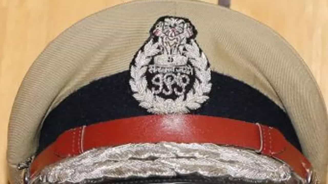 ಮೊನ್ನೆ 10, ಇಂದು 35; ರಾತ್ರೋರಾತ್ರಿ 35 ಐಪಿಎಸ್ ಅಧಿಕಾರಿಗಳ ವರ್ಗಾವಣೆ ಮಾಡಿದ ರಾಜ್ಯ ಸರ್ಕಾರ ಮೊನ್ನೆ 10, ಇಂದು 35; ರಾತ್ರೋರಾತ್ರಿ 35 ಐಪಿಎಸ್ ಅಧಿಕಾರಿಗಳ ವರ್ಗಾವಣೆ ಮಾಡಿದ ರಾಜ್ಯ ಸರ್ಕಾರ