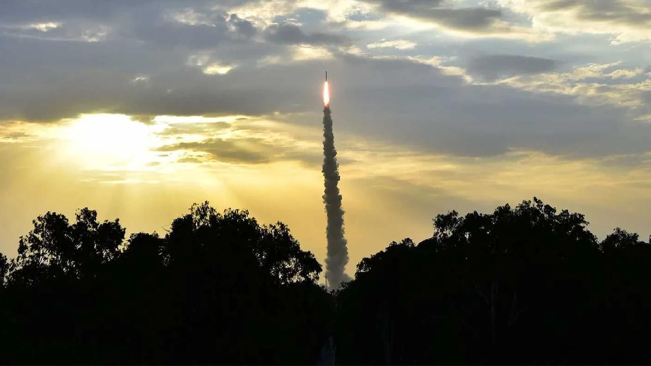 ಇಸ್ರೋದ ಯಶಸ್ವಿ ಪಿಎಸ್ಎಲ್ವಿ ರಾಕೆಟ್ಗೆ 30 ವರ್ಷಗಳ ಸಂಭ್ರಮ ಇಸ್ರೋದ ಯಶಸ್ವಿ ಪಿಎಸ್ಎಲ್ವಿ ರಾಕೆಟ್ಗೆ 30 ವರ್ಷಗಳ ಸಂಭ್ರಮ