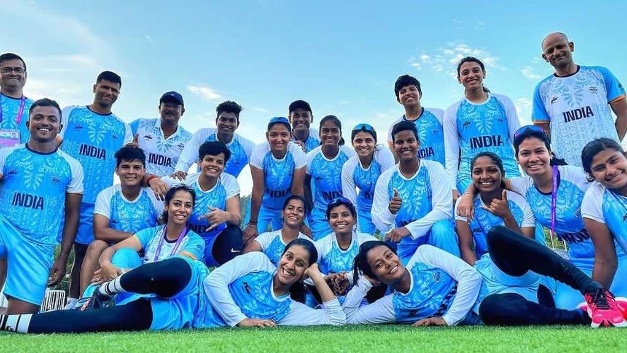 INDW vs MLYW: ಏಷ್ಯನ್ ಗೇಮ್ಸ್ನಲ್ಲಿ ಸೆಮಿ ಫೈನಲ್ ಪ್ರವೇಶಿಸಿದ ಭಾರತ ಮಹಿಳಾ ತಂಡ INDW vs MLYW: ಏಷ್ಯನ್ ಗೇಮ್ಸ್ನಲ್ಲಿ ಸೆಮಿ ಫೈನಲ್ ಪ್ರವೇಶಿಸಿದ ಭಾರತ ಮಹಿಳಾ ತಂಡ