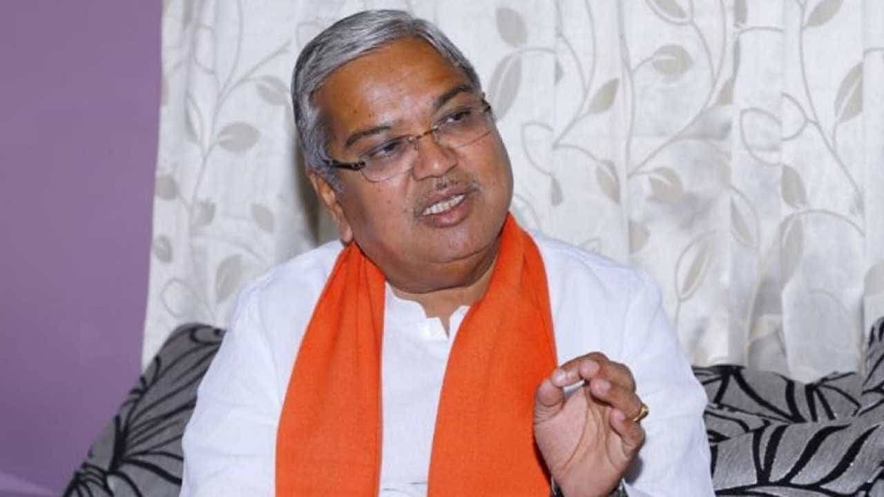 ಜನರ ದಾರಿ ತಪ್ಪಿಸುವುದರಲ್ಲಿ, ಮೋಸ ಮಾಡುವುದರಲ್ಲಿ ನಿಸ್ಸೀಮರು: ಸಿಎಂ ಸಿದ್ದರಾಮಯ್ಯ ವಿರುದ್ಧ ಮಾಜಿ ಡಿಸಿಎಂ ಗೋವಿಂದ ಕಾರಜೋಳ ವಾಗ್ದಾಳಿ ಜನರ ದಾರಿ ತಪ್ಪಿಸುವುದರಲ್ಲಿ, ಮೋಸ ಮಾಡುವುದರಲ್ಲಿ ನಿಸ್ಸೀಮರು: ಸಿಎಂ ಸಿದ್ದರಾಮಯ್ಯ ವಿರುದ್ಧ ಮಾಜಿ ಡಿಸಿಎಂ ಗೋವಿಂದ ಕಾರಜೋಳ ವಾಗ್ದಾಳಿ