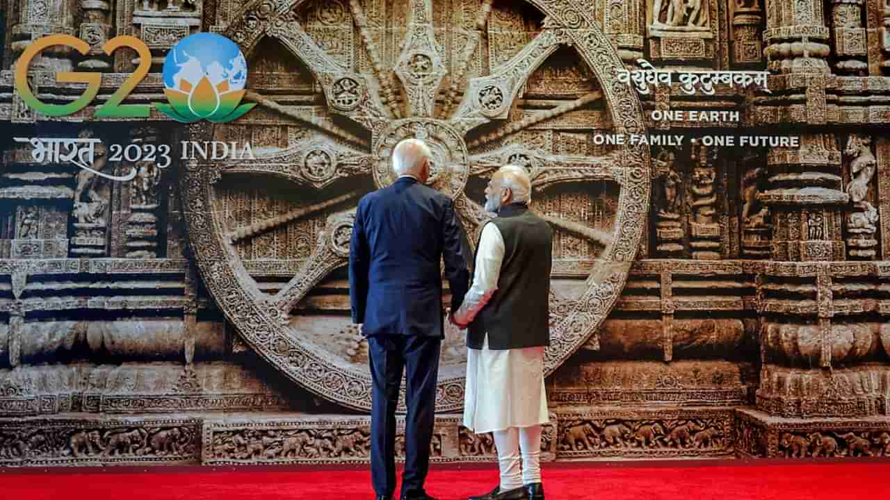 ಜಿ20 ಶೃಂಗಸಭೆ; ಗಣ್ಯರ ಸ್ವಾಗತ ವೇಳೆ ಗಮನ ಸೆಳೆದ ಕೋನಾರ್ಕ್ ಚಕ್ರ, ಬೈಡನ್​ಗೆ ಮಹತ್ವ ವಿವರಿಸಿದ ಮೋದಿ