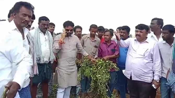 ಒತ್ತುವರಿ ತೆರವು ಕಾರ್ಯಾಚರಣೆಗೆ ಅಡ್ಡಿ, MP ಮುನಿಸ್ವಾಮಿ ವಿರುದ್ಧ ದೂರು