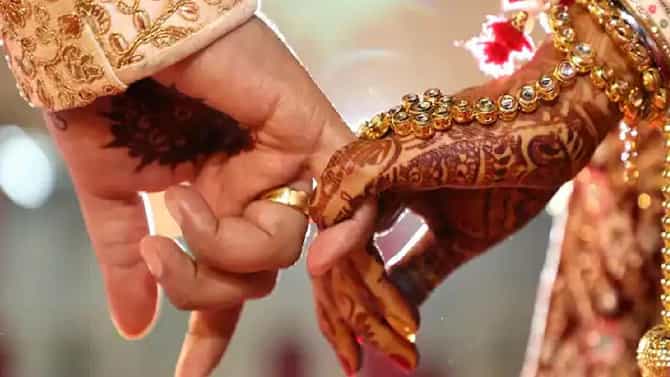 ಬದುಕಿರುವಾಗಲೇ ಮಗಳ ಅಂತ್ಯ ಸಂಸ್ಕಾರ ಮಾಡಿದ ಪೋಷಕರು