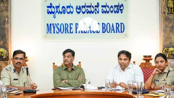 ಮೈಸೂರು ದಸರಾ: ಅಧಿಕಾರಿಗಳಿಗೆ ಸಚಿವ ಮಹದೇವಪ್ಪ ನೀಡಿದ ಸಲಹೆಗಳೇನು?