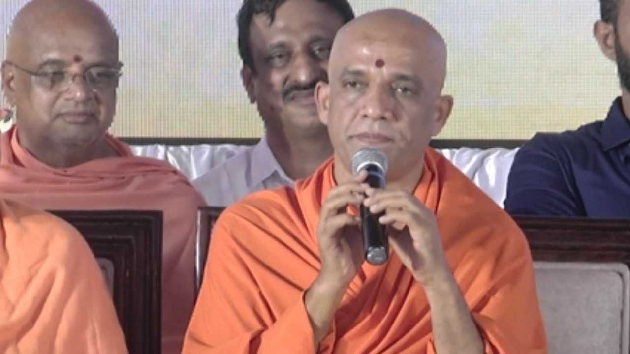 ಸಿಎಂ ಸಿದ್ದರಾಮಯ್ಯನವರ ಮಾತು ಯಾವುದೇ ಬಣ್ಣ ಕಟ್ಟಿದ ಮಾತಲ್ಲ: ನಿರ್ಮಲಾನಂದನಾಥ ಸ್ವಾಮೀಜಿ ಸಿಎಂ ಸಿದ್ದರಾಮಯ್ಯನವರ ಮಾತು ಯಾವುದೇ ಬಣ್ಣ ಕಟ್ಟಿದ ಮಾತಲ್ಲ: ನಿರ್ಮಲಾನಂದನಾಥ ಸ್ವಾಮೀಜಿ