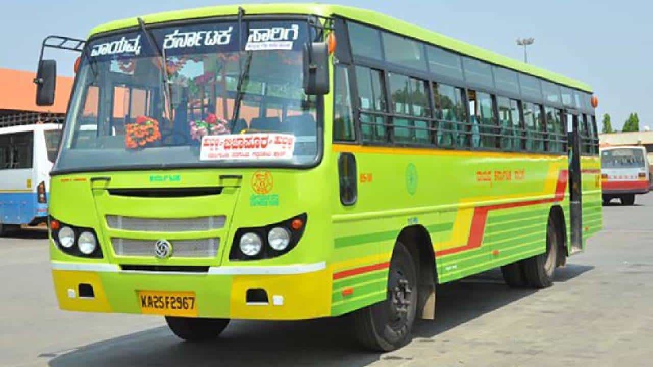 ಶಕ್ತಿ ಯೋಜನೆ: 3 ತಿಂಗಳಲ್ಲಿ ವಾಯವ್ಯ ಸಾರಿಗೆ ಸಂಸ್ಥೆಯ ಬಸ್ಸುಗಳಲ್ಲಿ 13.20 ಕೋಟಿ ಮಹಿಳೆಯರು ಪ್ರಯಾಣ ಶಕ್ತಿ ಯೋಜನೆ: 3 ತಿಂಗಳಲ್ಲಿ ವಾಯವ್ಯ ಸಾರಿಗೆ ಸಂಸ್ಥೆಯ ಬಸ್ಸುಗಳಲ್ಲಿ 13.20 ಕೋಟಿ ಮಹಿಳೆಯರು ಪ್ರಯಾಣ