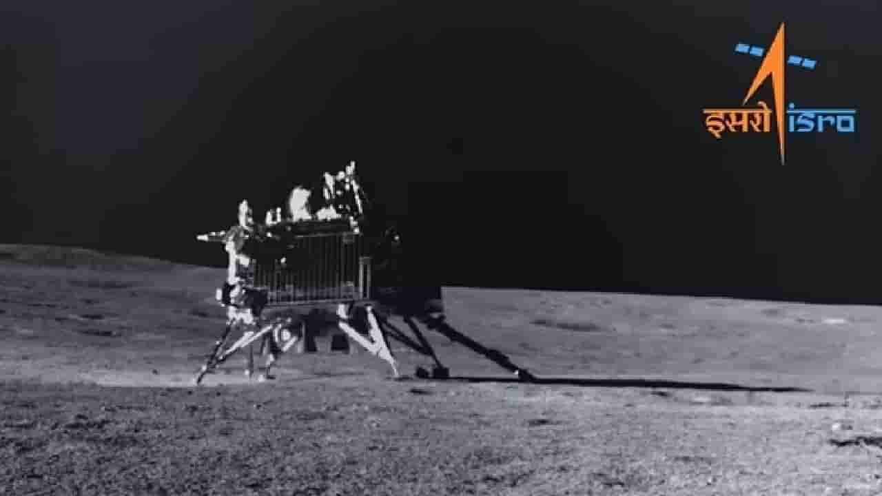 ಹೊಸ ಅಧ್ಯಯನವು ಭೂಮಿಯ ಎಲೆಕ್ಟ್ರಾನ್‌ಗಳು ಚಂದ್ರನ ಮೇಲೆ ನೀರಿನ ರಚನೆಗೆ ಕೊಡುಗೆ ನೀಡುತ್ತದೆ ಎಂದು ಸೂಚಿಸುತ್ತದೆ