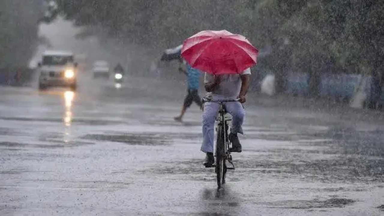 Karnataka Weather: ಮುಂದಿನ 3 ದಿನ ಕರ್ನಾಟಕದ 12 ಜಿಲ್ಲೆಗಳಲ್ಲಿ ಭಾರಿ ಮಳೆ ಸಾಧ್ಯತೆ, ಯೆಲ್ಲೋ ಅಲರ್ಟ್​ ಘೋಷಣೆ