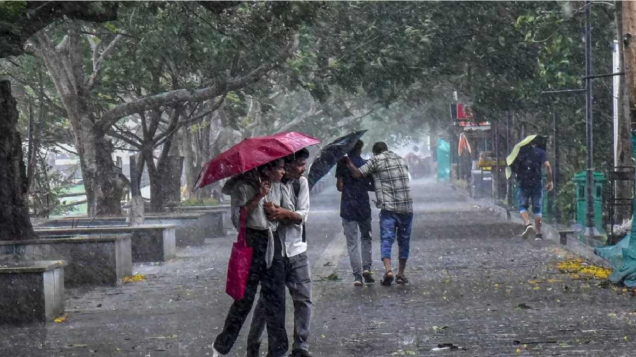 Karnataka Rain: ಕರ್ನಾಟಕದ 7 ಜಿಲ್ಲೆಗಳಲ್ಲಿ ಒಂದು ವಾರಗಳ ಕಾಲ ಧಾರಾಕಾರ ಮಳೆ ಸಾಧ್ಯತೆ