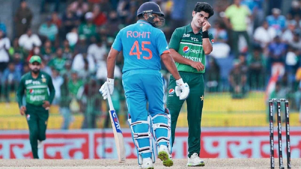 ಏಷ್ಯಾಕಪ್ನ ಸೂಪರ್-4 ಹಂತದ 3ನೇ ಪಂದ್ಯದಲ್ಲಿ ಪಾಕಿಸ್ತಾನ್ ವಿರುದ್ಧ ಅಬ್ಬರಿಸುವ ಮೂಲಕ ಟೀಮ್ ಇಂಡಿಯಾ ನಾಯಕ ರೋಹಿತ್ ಶರ್ಮಾ ಹಲವು ದಾಖಲೆಗಳನ್ನು ನಿರ್ಮಿಸಿದ್ದಾರೆ.