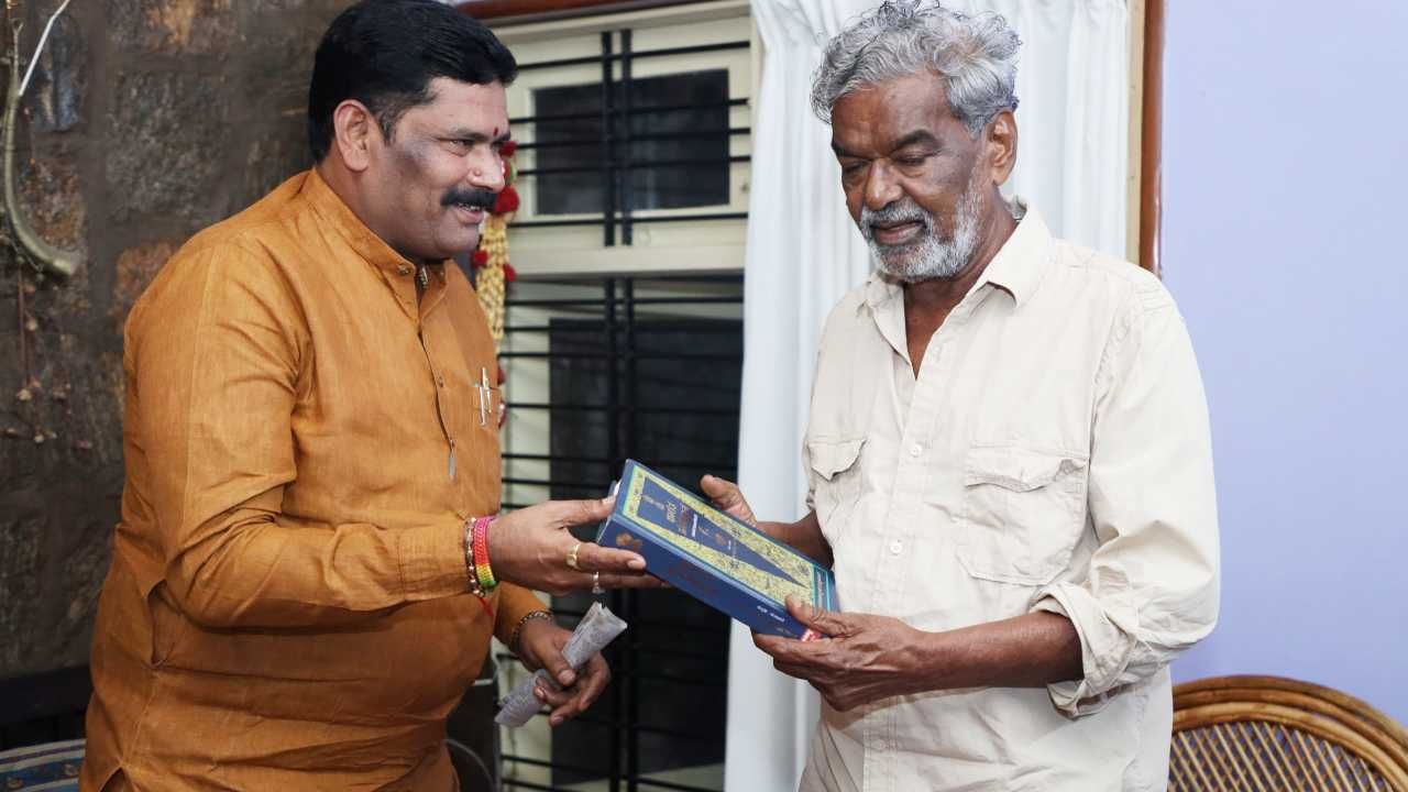 Karnataka Breaking Kannada News Highlights: ಸಾಹಿತಿ ದೇವನೂರು ಮಹದೇವರನ್ನು ಭೇಟಿಯಾದ ಶಿವರಾಜ ತಂಗಡಗಿ Karnataka Breaking Kannada News Highlights: ಸಾಹಿತಿ ದೇವನೂರು ಮಹದೇವರನ್ನು ಭೇಟಿಯಾದ ಶಿವರಾಜ ತಂಗಡಗಿ