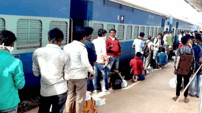ದೀಪಾವಳಿಗೆ ಮನೆಗೆ ಹೋಗಬೇಕೆ? ರೈಲು ಟಿಕೆಟ್ ಸಿಗದಿದ್ದರೆ ಹೀಗೆ ಮಾಡಿ
