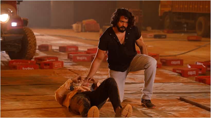 ’ವೀರಪುತ್ರ’ನಾಗಿ ಅಗ್ನಿಸಾಕ್ಷಿ ಸಿದ್ದಾರ್ಥ್: ಖಡಕ್ ಲುಕ್ನಲ್ಲಿ ಚಾಕಲೇಟ್ ಹೀರೋ ವಿಜಯ್ ಸೂರ್ಯ