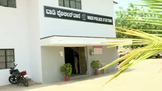 ಮುಖ್ಯೋಪಾಧ್ಯಾಯನಿಂದ ವಿದ್ಯಾರ್ಥಿನಿಯರಿಗೆ, ಅತಿಥಿ ಶಿಕ್ಷಕಿಗೆ ಕಿರುಕುಳ