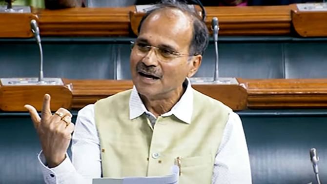 ಸಂವಿಧಾನ ಪ್ರತಿಯಲ್ಲಿ ಸೋಷಿಯಲಿಸ್ಟ್, ಸೆಕ್ಯೂಲರ್ ಪದಗಳಿಲ್ಲ: ಅಧೀರ್ ರಂಜನ್