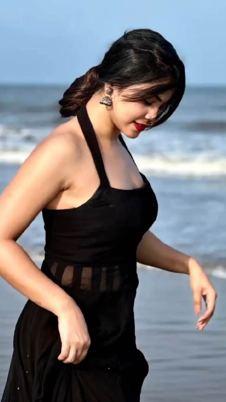 Amulya Gowda (2)