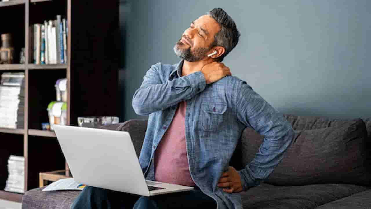 Back Pain: ಬೆನ್ನು ನೋವಿಗೆ ಸ್ಪ್ರೇ, ಮುಲಾಮು ಬಳಸದೇ 10 ಸೆಕೆಂಡುಗಳಲ್ಲಿ ಪರಿಹಾರ ಕಂಡುಕೊಳ್ಳಿ