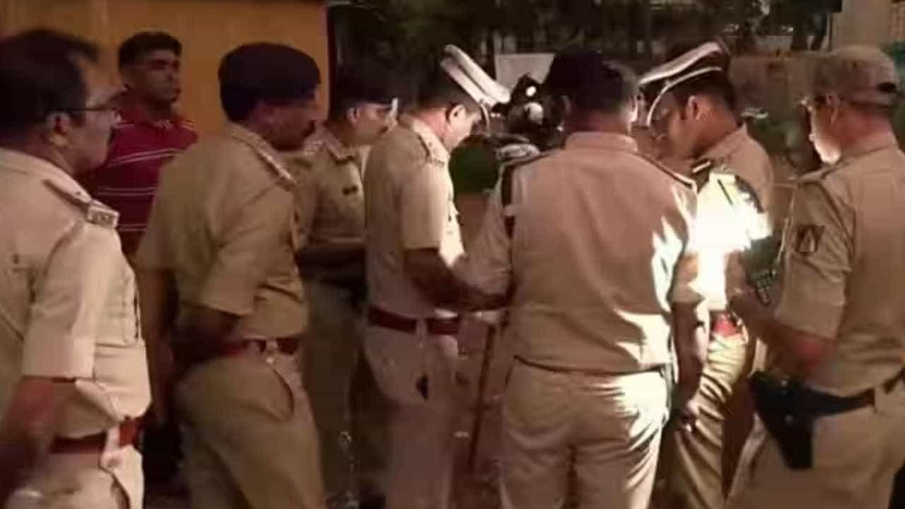 ಯುವಕನ ವಿರುದ್ಧ ಲವ್ ಜಿಹಾದ್ ಆರೋಪ ಮಾಡಿದ್ದ ಬೆಂಗಳೂರು ಯುವತಿಯ ಕೇಸ್ಗೆ ಟ್ವಿಸ್ಟ್, ಪೊಲೀಸರು ಬಿಚ್ಚಿಟ್ಟ ಸತ್ಯವೇನು ಗೊತ್ತಾ? ಯುವಕನ ವಿರುದ್ಧ ಲವ್ ಜಿಹಾದ್ ಆರೋಪ ಮಾಡಿದ್ದ ಬೆಂಗಳೂರು ಯುವತಿಯ ಕೇಸ್ಗೆ ಟ್ವಿಸ್ಟ್, ಪೊಲೀಸರು ಬಿಚ್ಚಿಟ್ಟ ಸತ್ಯವೇನು ಗೊತ್ತಾ?