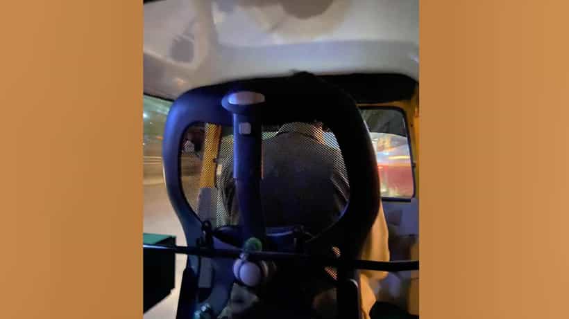 Viral: ಆಫೀಸ್ ಕುರ್ಚಿಯಲ್ಲಿ ಕುಳಿತು ಆಟೋ ಓಡಿಸುತ್ತಿರುವ ಚಾಲಕ; ನೆಟ್ಟಿಗರ ನಾನಾ ರೀತಿಯ ಪ್ರತಿಕ್ರಿಯೆ
