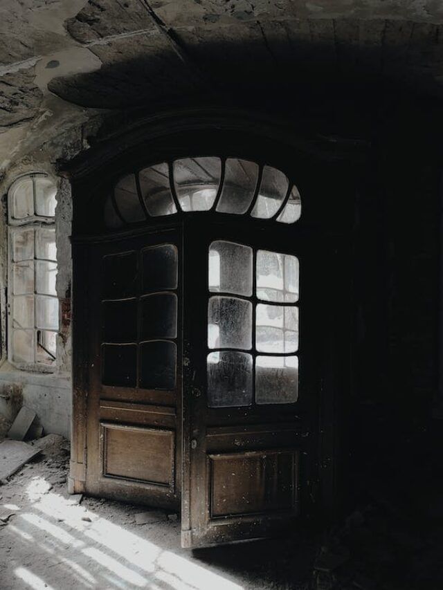 ನಿಮ್ಮ ಮನೆಯಲ್ಲಿ ಕೆಟ್ಟ ಶಕ್ತಿಯನ್ನು ಸೂಚಿಸುವ 7 ಜ್ಯೋತಿಷ್ಯ ಚಿಹ್ನೆಗಳು