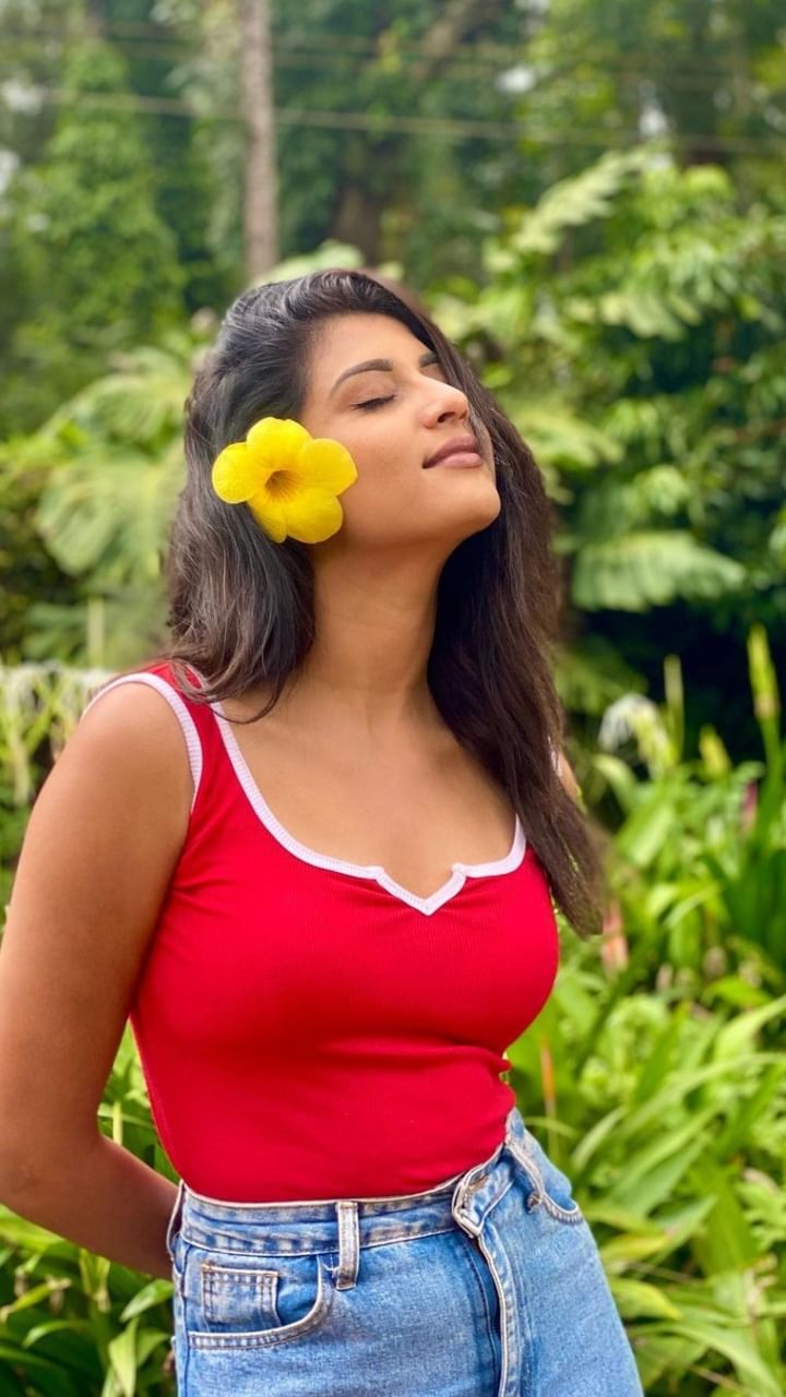 Divya Suresh (2)