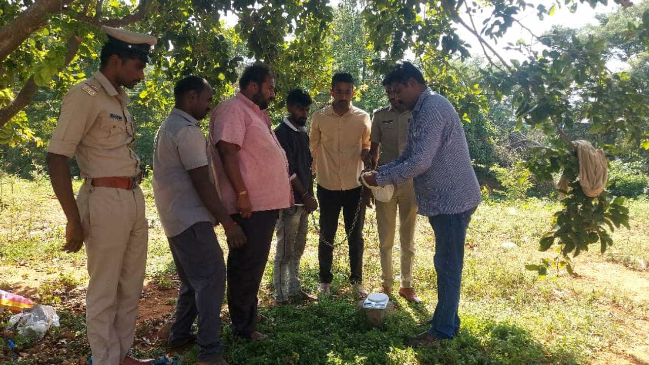 ಜೈಲಿಗೆ ಹೋಗಿ ಬಂದರೂ ಬುದ್ಧಿ ಕಲಿಯದ ಆಸಾಮಿ: ನಟೋರಿಯಸ್ ಗಾಂಜಾ ಪೆಡ್ಲರ್ ಬಂಧನ ಜೈಲಿಗೆ ಹೋಗಿ ಬಂದರೂ ಬುದ್ಧಿ ಕಲಿಯದ ಆಸಾಮಿ: ನಟೋರಿಯಸ್ ಗಾಂಜಾ ಪೆಡ್ಲರ್ ಬಂಧನ