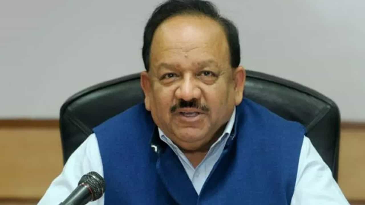 ರಮೇಶ್ ಬಿಧುರಿ ಏನು ಹೇಳಿದ್ದಾರೆ ಎಂದು ನನಗೆ ಕೇಳಿಸಿಲ್ಲ: ಬಿಜೆಪಿ ಸಂಸದ ಹರ್ಷವರ್ಧನ್ ರಮೇಶ್ ಬಿಧುರಿ ಏನು ಹೇಳಿದ್ದಾರೆ ಎಂದು ನನಗೆ ಕೇಳಿಸಿಲ್ಲ: ಬಿಜೆಪಿ ಸಂಸದ ಹರ್ಷವರ್ಧನ್