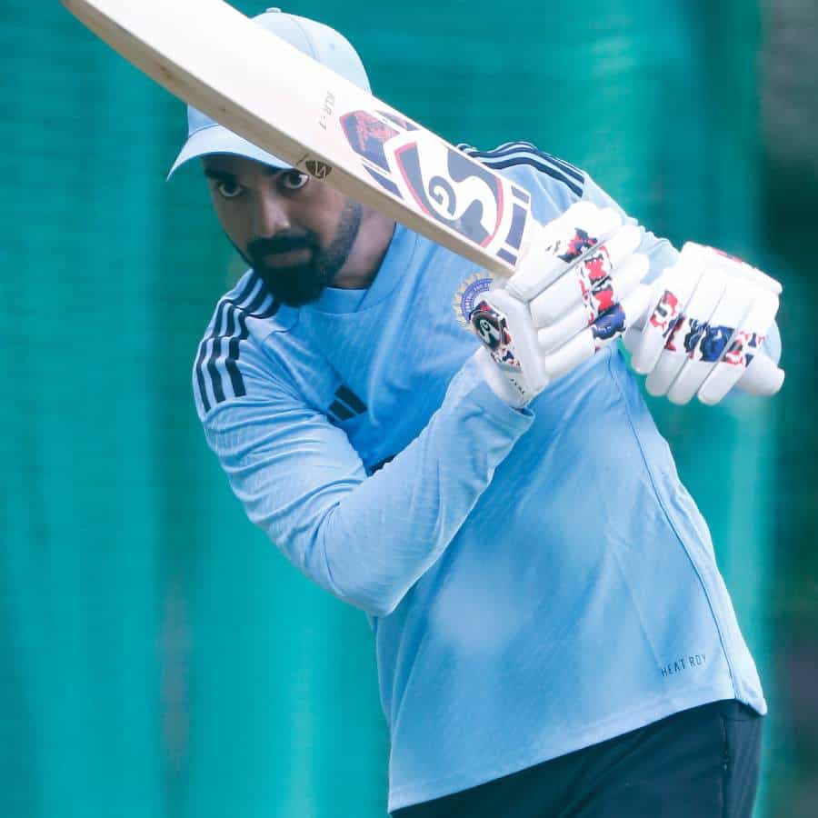 ಭಾರತ ಹಾಗೂ ಆಸ್ಟ್ರೇಲಿಯಾ (India vs Australia) ನಡುವಣ ದ್ವಿತೀಯ ಏಕದಿನ ಪಂದ್ಯವನ್ನು ಇಂದು ಆಯೋಜಿಸಲಾಗಿದೆ. ಇಂದೋರ್ನ ಹೋಲ್ಕರ್ ಕ್ರಿಕೆಟ್ ಸ್ಟೇಡಿಯಂ ಈ ಹೈವೋಲ್ಟೇಜ್ ಪಂದ್ಯಕ್ಕೆ ಸಾಕ್ಷಿಯಾಗಲಿದೆ.