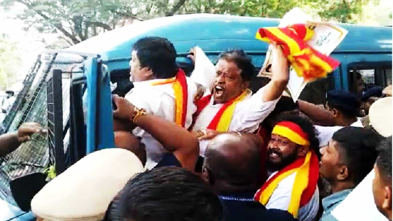 Karnataka Bandh: ಕೇಂಪೇಗೌಡ ವಿಮಾನ ನಿಲ್ದಾಣಕ್ಕೆ ಮುತ್ತಿಗೆ ಯತ್ನ,ಕರವೇ ಕಾರ್ಯಕರ್ತರು ಪೊಲೀಸ್ ವಶಕ್ಕೆ Karnataka Bandh: ಕೇಂಪೇಗೌಡ ವಿಮಾನ ನಿಲ್ದಾಣಕ್ಕೆ ಮುತ್ತಿಗೆ ಯತ್ನ,ಕರವೇ ಕಾರ್ಯಕರ್ತರು ಪೊಲೀಸ್ ವಶಕ್ಕೆ