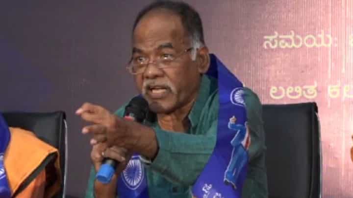 ಪ್ರತಾಪ್ ಸಿಂಹ ಒಬ್ಬ ಪೊಲಿಟಿಕಲ್ ಟೆರರಿಸ್ಟ್: ಪ್ರೊ ಮಹೇಶ್ಚಂದ್ರ ಗುರು ವಾಗ್ದಾಳಿ ಪ್ರತಾಪ್ ಸಿಂಹ ಒಬ್ಬ ಪೊಲಿಟಿಕಲ್ ಟೆರರಿಸ್ಟ್: ಪ್ರೊ ಮಹೇಶ್ಚಂದ್ರ ಗುರು ವಾಗ್ದಾಳಿ