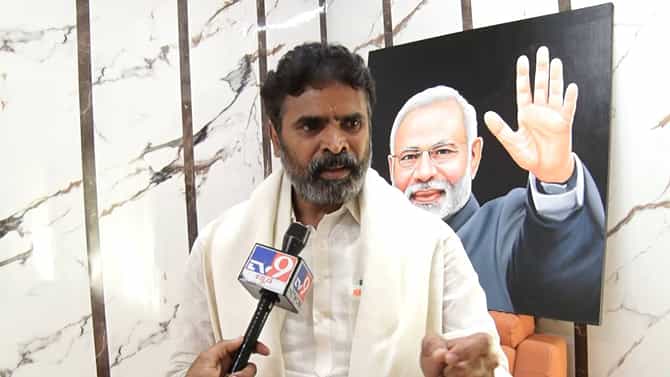 ನಿಲ್ಲದ ಜಟಾಪಟಿ: ನಾರಾಯಣಸ್ವಾಮಿ ವಿರುದ್ಧ ಕ್ರಮಕ್ಕೆ ಆಗ್ರಹಿಸಿದ ಮುನಿಸ್ವಾಮಿ