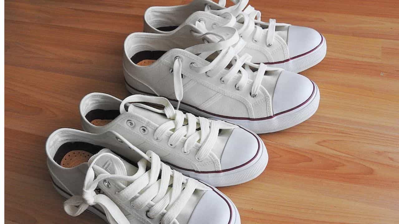 White Shoes Cleaning Tips: ಬಿಳಿ ಶೂಗಳ ಕಲೆ ಹೋಗಲು ಇಲ್ಲಿದೆ ಸುಲಭ ಮಾರ್ಗಗಳು White Shoes Cleaning Tips: ಬಿಳಿ ಶೂಗಳ ಕಲೆ ಹೋಗಲು ಇಲ್ಲಿದೆ ಸುಲಭ ಮಾರ್ಗಗಳು