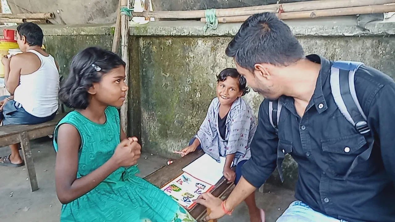 ಬರ್ತ್ ಸರ್ಟಿಫಿಕೆಟ್ ಇಲ್ಲದ ಕಾರಣ 6 ವರ್ಷದ ಬಾಲಕಿಗೆ ಶಿಕ್ಷಣದ ಅವಕಾಶವೇ ಸಿಗಲಿಲ್ಲ! ಬರ್ತ್ ಸರ್ಟಿಫಿಕೆಟ್ ಇಲ್ಲದ ಕಾರಣ 6 ವರ್ಷದ ಬಾಲಕಿಗೆ ಶಿಕ್ಷಣದ ಅವಕಾಶವೇ ಸಿಗಲಿಲ್ಲ!