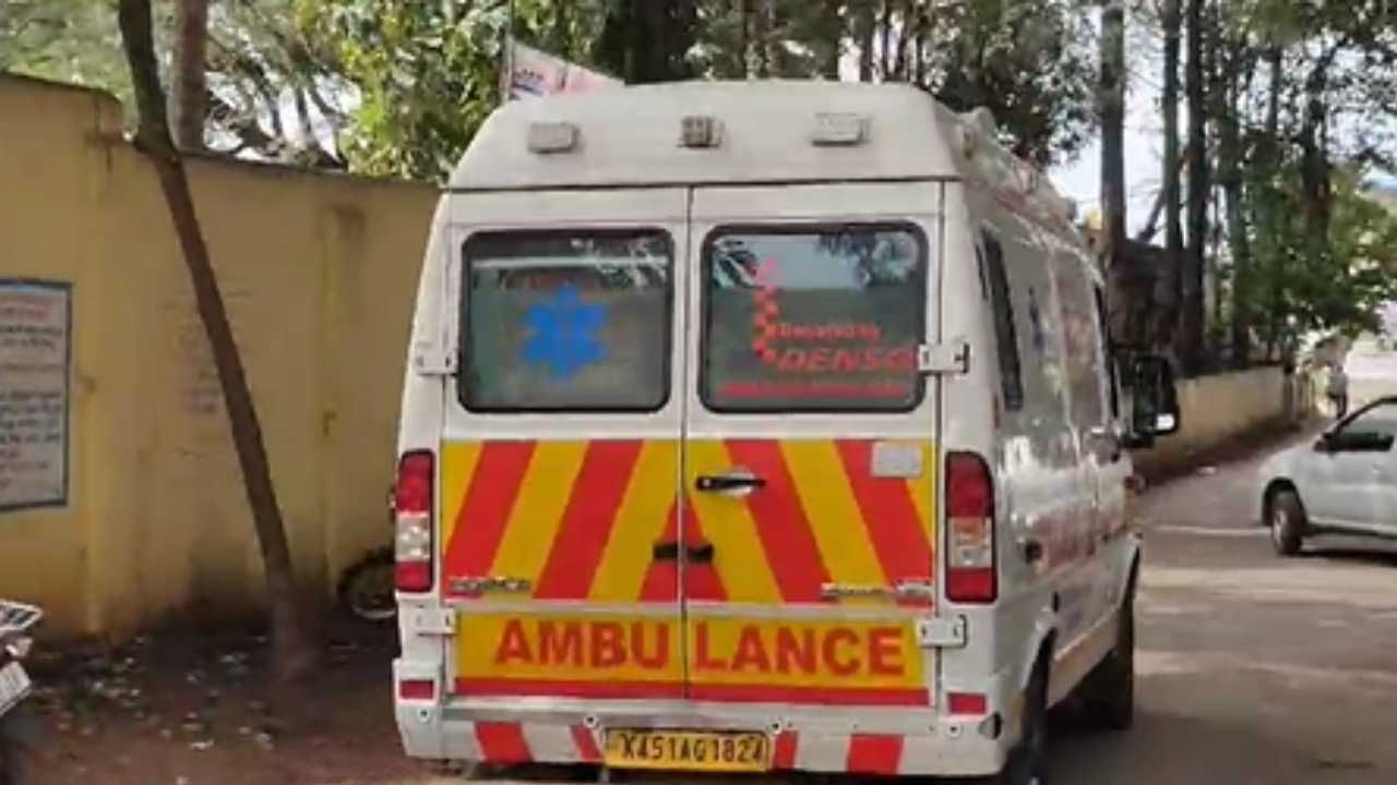 ಖಾಸಗಿ ಫೋಟೋ ವೈರಲ್: ಆರೋಪಿಗಳ ಬಂಧನವಾಗಿಲ್ಲವೆಂದು ಆತ್ಮಹತ್ಯೆಗೆ ಯತ್ನಿಸಿದ ಪಂಚಾಯತಿ ಸದಸ್ಯೆ ಖಾಸಗಿ ಫೋಟೋ ವೈರಲ್: ಆರೋಪಿಗಳ ಬಂಧನವಾಗಿಲ್ಲವೆಂದು ಆತ್ಮಹತ್ಯೆಗೆ ಯತ್ನಿಸಿದ ಪಂಚಾಯತಿ ಸದಸ್ಯೆ