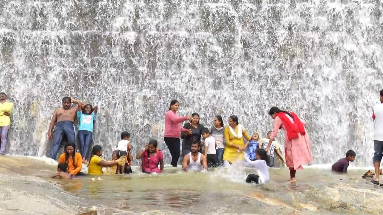 Karnataka Bandh: ತುಂಬಿ ಹರಿಯೊ ಜಲಾಶಯ ನೋಡಿ ಸಂತಸಗೊಂಡ ರಾಜಧಾನಿ ಜನ!!