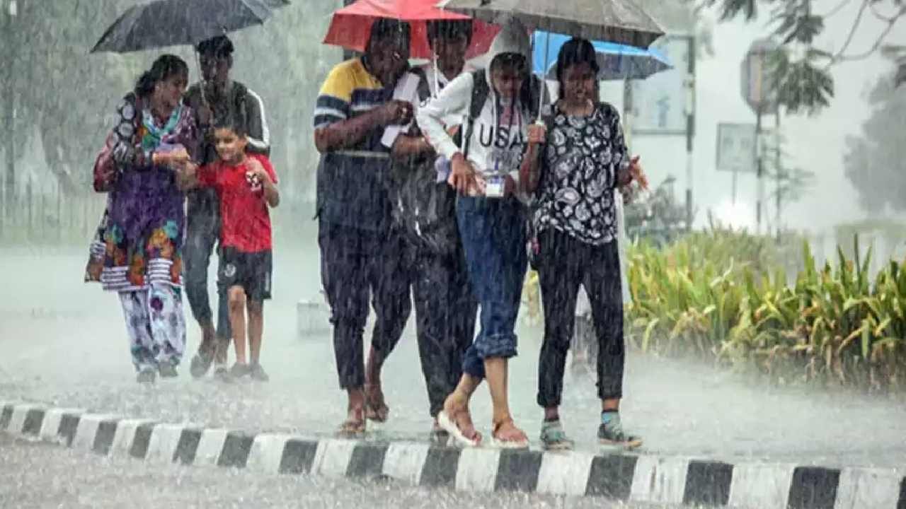 Karnataka Rain: ಕರ್ನಾಟಕದ 12ಕ್ಕೂ ಅಧಿಕ ಜಿಲ್ಲೆಗಳಲ್ಲಿ ಅಕ್ಟೋಬರ್ 4ರವರೆಗೂ ಅಧಿಕ ಮಳೆ ಸಾಧ್ಯತೆ, ಯೆಲ್ಲೋ ಅಲರ್ಟ್​ ಘೋಷಣೆ