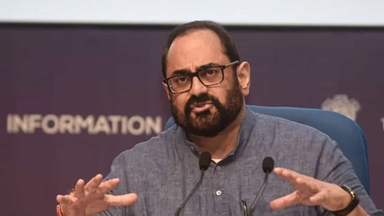 ಡಿಎಂಕೆ, I.N.D.I.A ಮೈತ್ರಿಕೂಟದ ಒತ್ತಡಕ್ಕೆ ಮಣಿದು ತಮಿಳುನಾಡಿಗೆ ನೀರು; ಕಾಂಗ್ರೆಸ್ ವಿರುದ್ಧ ರಾಜೀವ್ ಚಂದ್ರಶೇಖರ್ ವಾಗ್ದಾಳಿ ಡಿಎಂಕೆ, I.N.D.I.A ಮೈತ್ರಿಕೂಟದ ಒತ್ತಡಕ್ಕೆ ಮಣಿದು ತಮಿಳುನಾಡಿಗೆ ನೀರು; ಕಾಂಗ್ರೆಸ್ ವಿರುದ್ಧ ರಾಜೀವ್ ಚಂದ್ರಶೇಖರ್ ವಾಗ್ದಾಳಿ