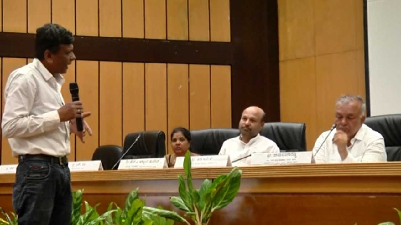 ಜನತಾ ದರ್ಶನ: ಜನರ ಸಮಸ್ಯೆ ಪರಿಹಾರಕ್ಕೆ ನಮ್ಮ ಸರಕಾರ ಬದ್ಧ: ಸಚಿವ ರಾಮಲಿಂಗಾರೆಡ್ಡಿ ಜನತಾ ದರ್ಶನ: ಜನರ ಸಮಸ್ಯೆ ಪರಿಹಾರಕ್ಕೆ ನಮ್ಮ ಸರಕಾರ ಬದ್ಧ: ಸಚಿವ ರಾಮಲಿಂಗಾರೆಡ್ಡಿ