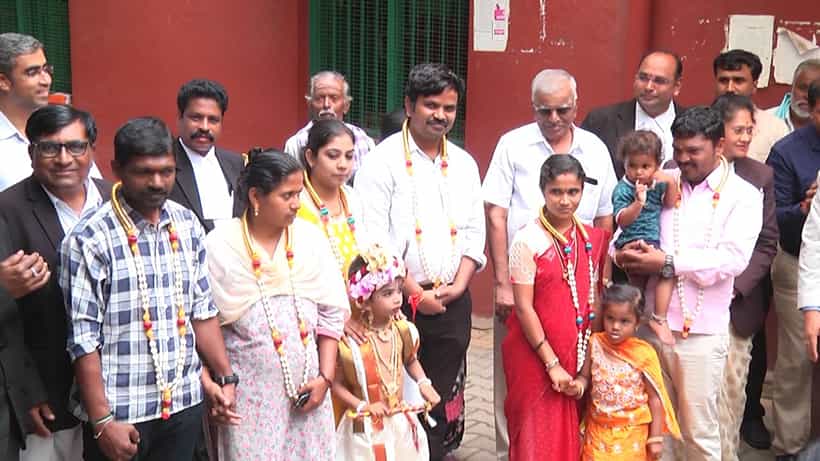 ನ್ಯಾಯಾಲಯದಲ್ಲಿ ಮತ್ತೆ ಜಂಟಿ ಜೀವನಕ್ಕೆ ನಿರ್ಧರಿಸಿದ 12 ಜೋಡಿಗಳು; ಕೆಲ ಹೊತ್ತು ಮದ್ವೆ ಮನೆಯಾದ ದಾವಣಗೆರೆ ಕೌಟುಂಬಿಕ ಕೋರ್ಟ್ ಅಂಗಳ